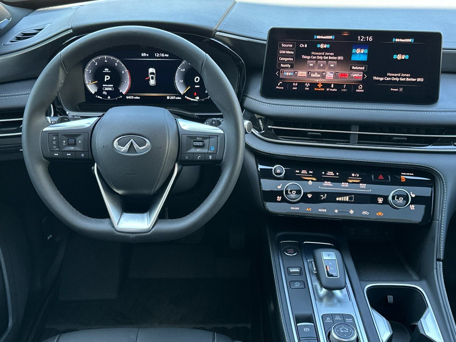 2025 INFINITI QX60 LUXE