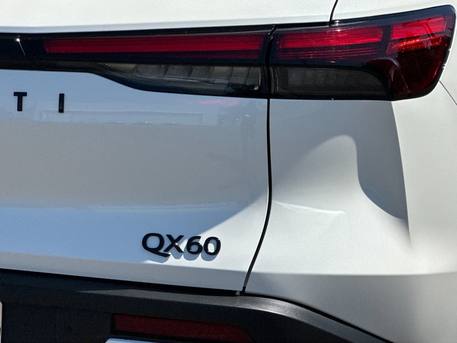 2025 INFINITI QX60 LUXE