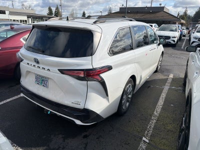 2021 Toyota Sienna XSE 7 Passenger