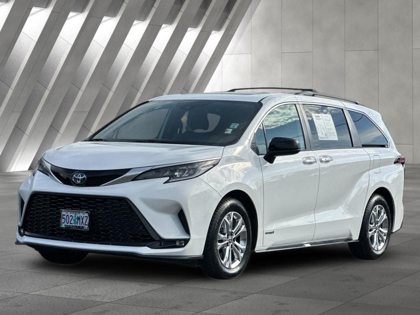 2021 Toyota Sienna XSE 7 Passenger