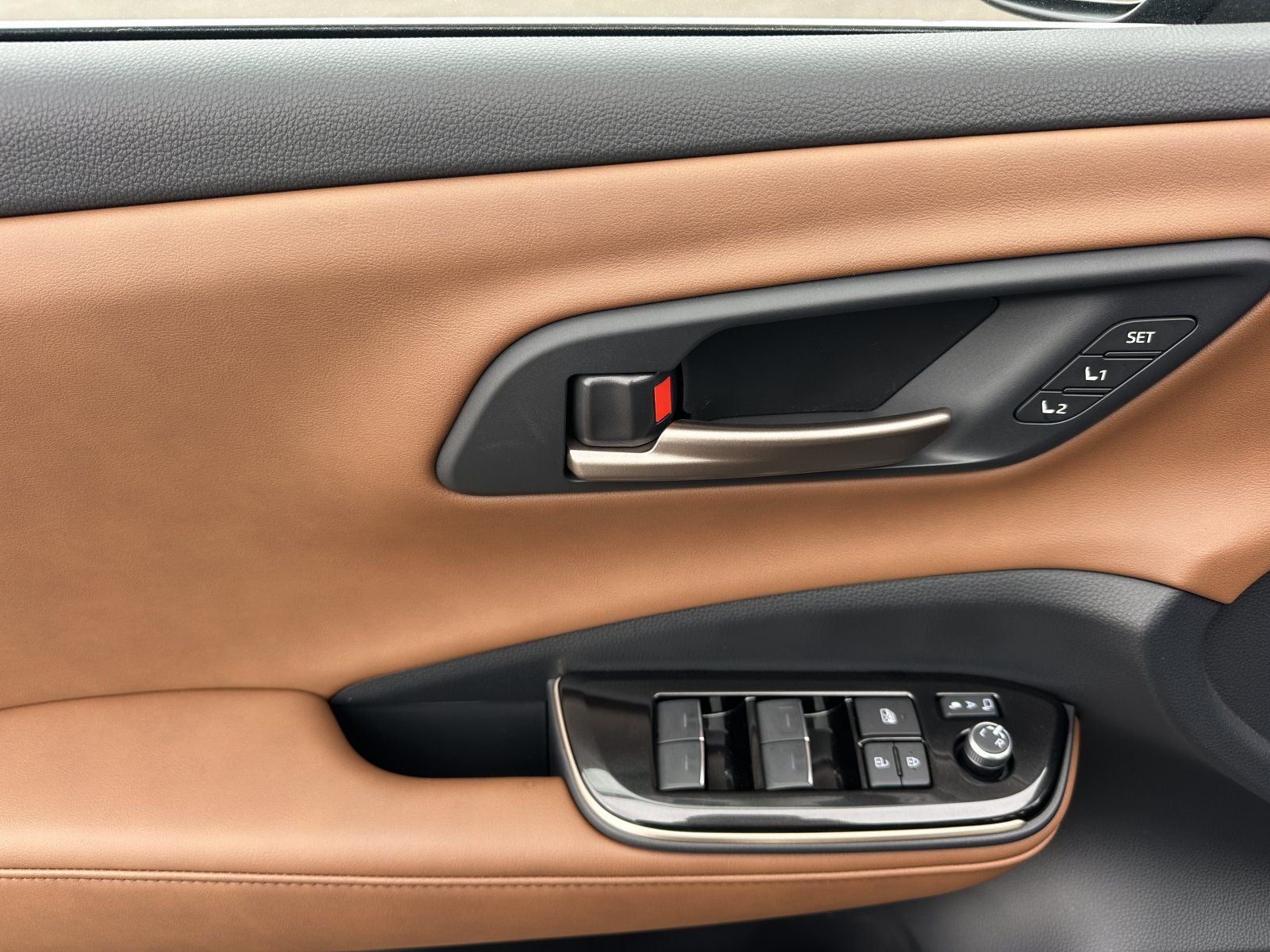 2025 Toyota Crown Signia Limited