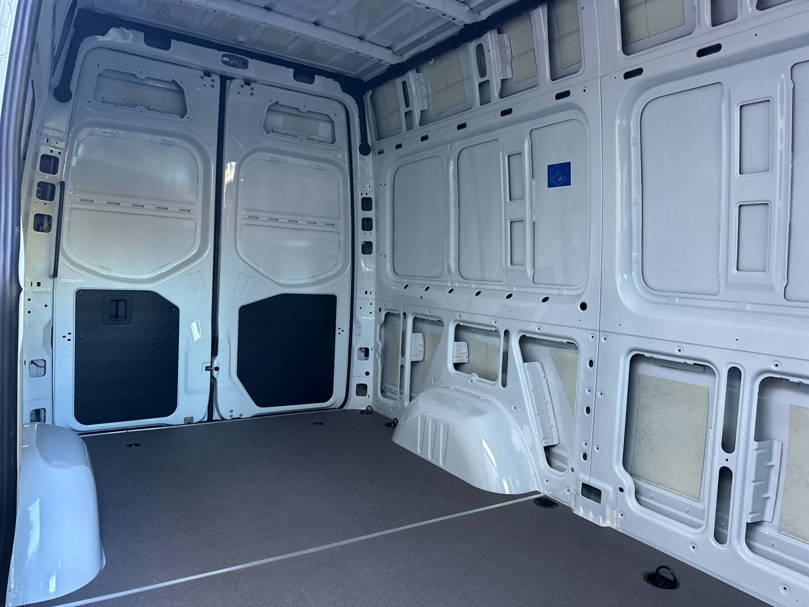 2025 Mercedes-Benz Sprinter 2500 Cargo 144 WB
