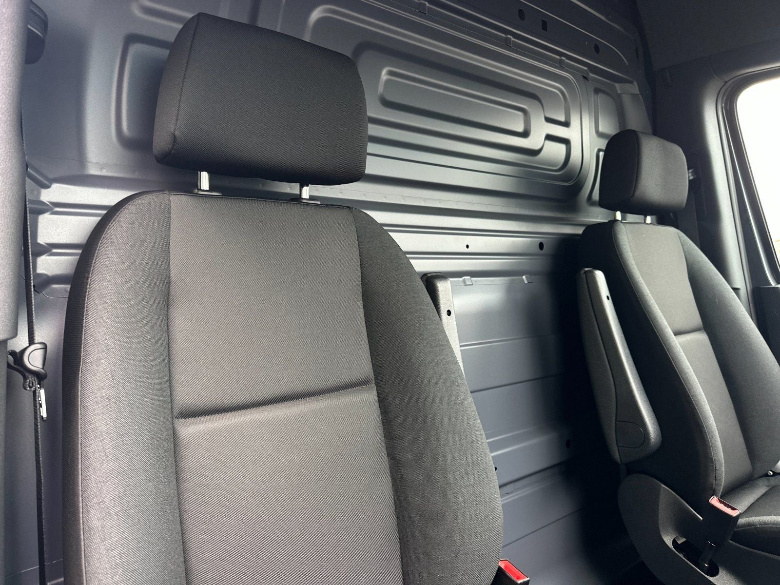 2025 Mercedes-Benz Sprinter 2500 Cargo 144 WB