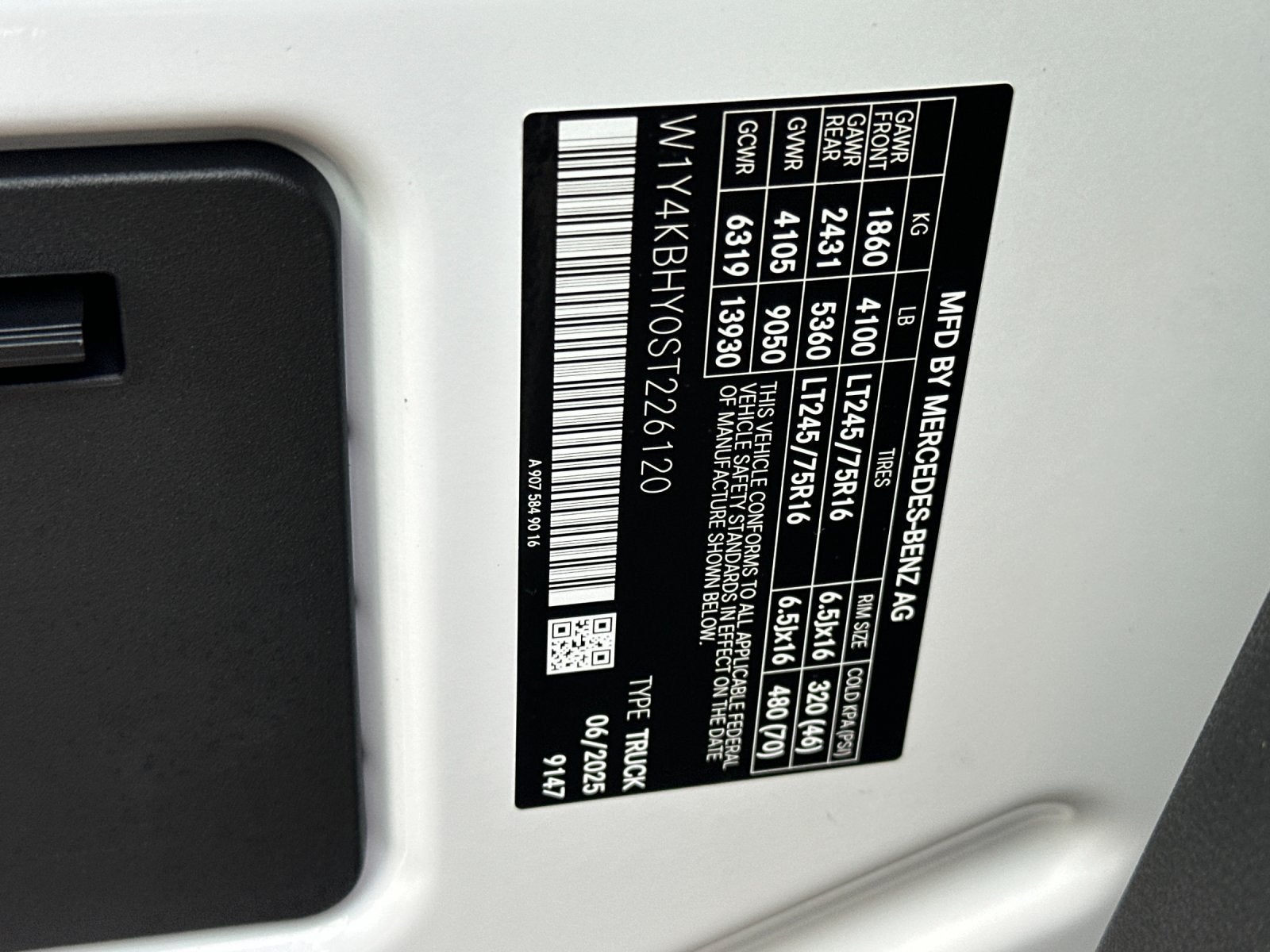 2025 Mercedes-Benz Sprinter 2500 Cargo 144 WB