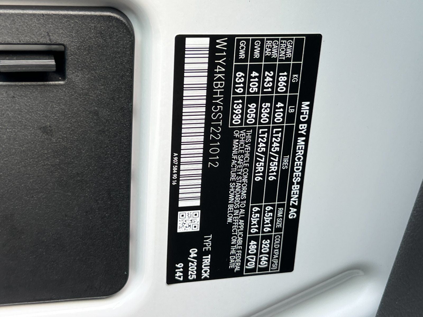 2025 Mercedes-Benz Sprinter 2500 Cargo 144 WB High Roof