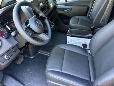 2025 Mercedes-Benz Sprinter 2500 Cargo 144 WB