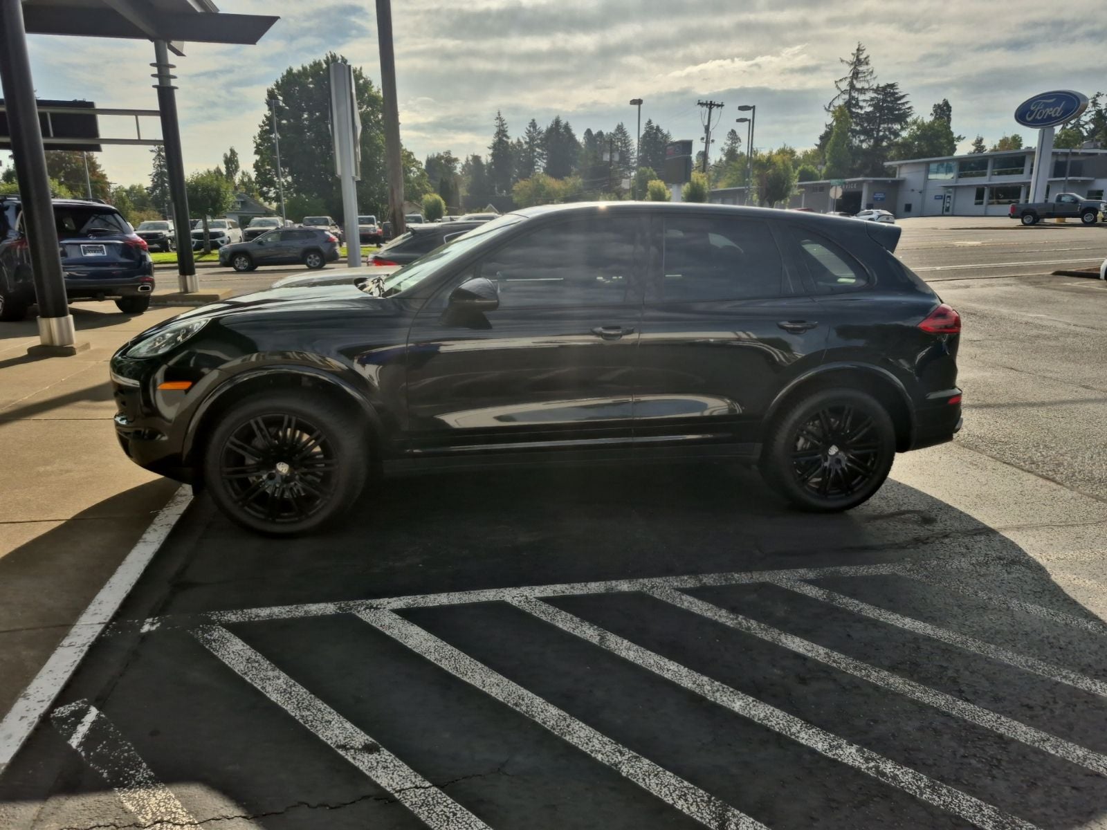 2017 Porsche Cayenne Platinum Edition