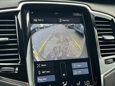 2017 Volvo XC90 T6 Momentum