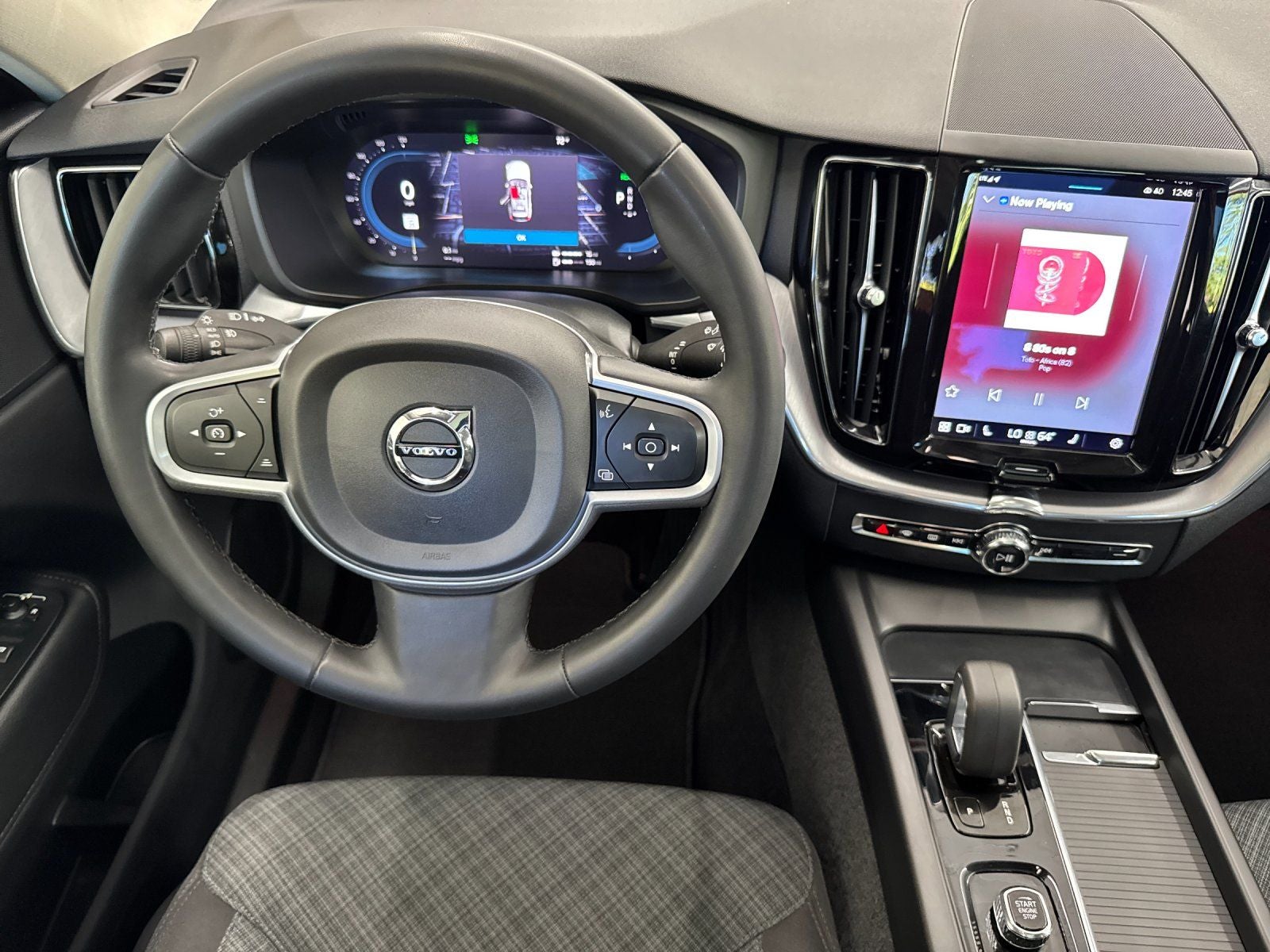 2022 Volvo XC60 Recharge Plug-In Hybrid T8 Inscription Expression