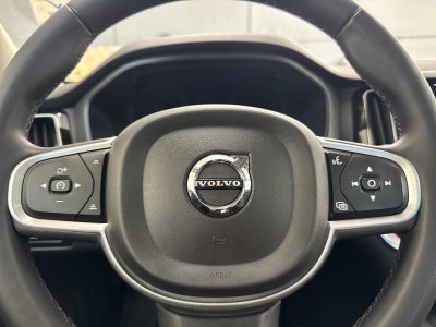 2022 Volvo XC60 Recharge Plug-In Hybrid T8 Inscription Expression