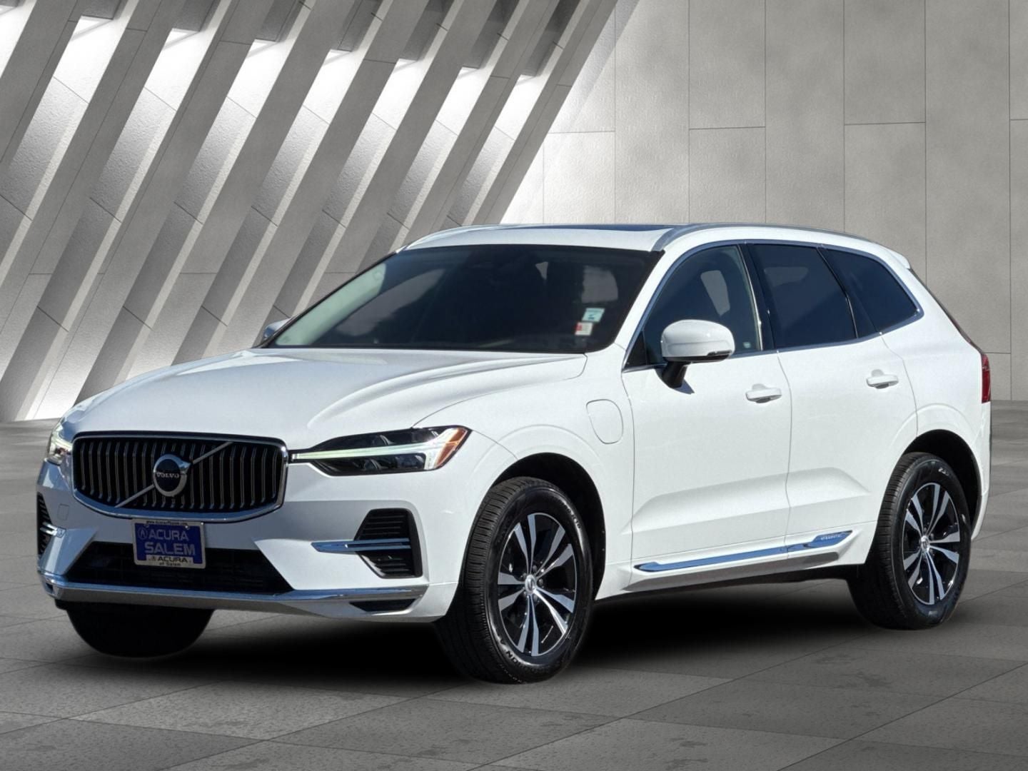 2022 Volvo XC60 Recharge Plug-In Hybrid T8 Inscription Expression
