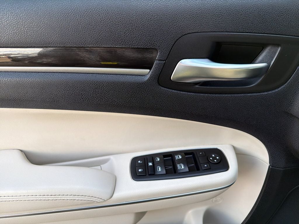 2015 Chrysler 300 Limited