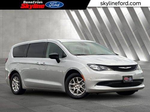 2024 Chrysler Voyager LX