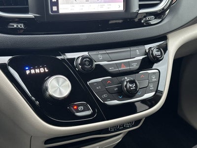 2024 Chrysler Voyager LX