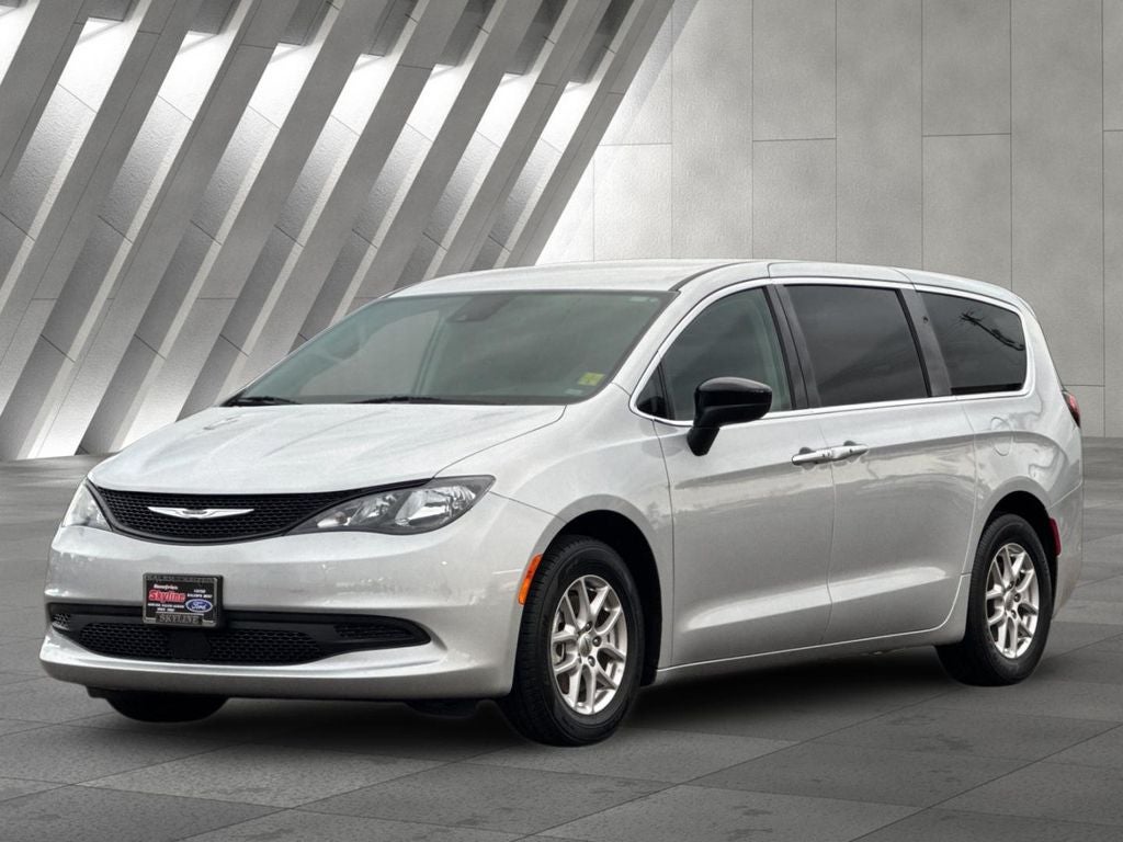 2024 Chrysler Voyager LX