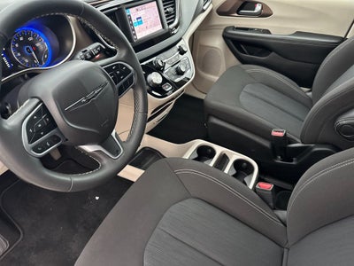 2024 Chrysler Voyager LX