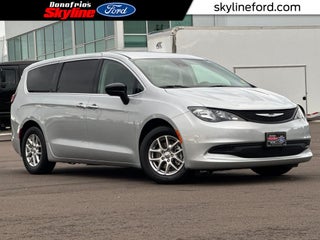 2024 Chrysler Voyager LX