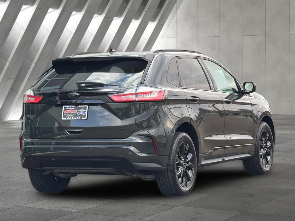 2022 Ford Edge SE