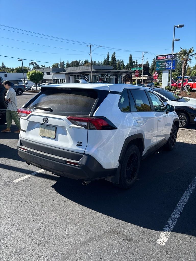 2022 Toyota RAV4 LE