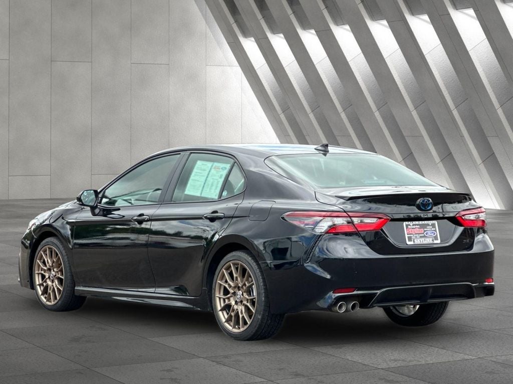 2024 Toyota Camry Hybrid SE