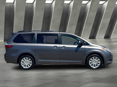 2017 Toyota Sienna XLE 7 Passenger