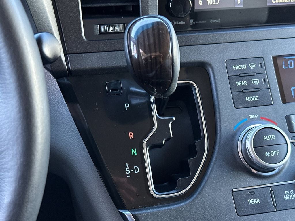 2017 Toyota Sienna XLE 7 Passenger