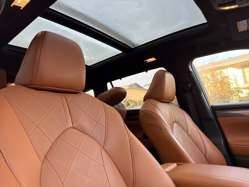 2021 Toyota Highlander Hybrid Platinum