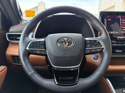 2021 Toyota Highlander Hybrid Platinum