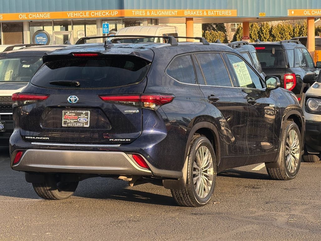 2021 Toyota Highlander Hybrid Platinum
