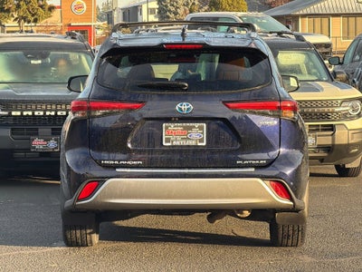 2021 Toyota Highlander Hybrid Platinum