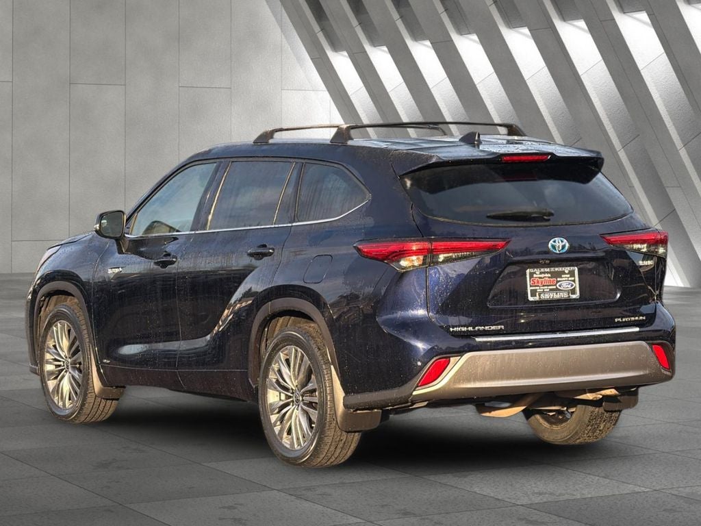 2021 Toyota Highlander Hybrid Platinum