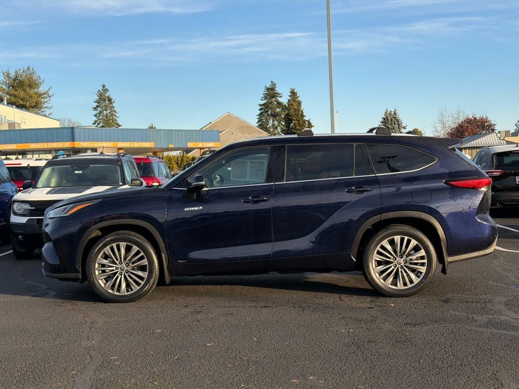 2021 Toyota Highlander Hybrid Platinum