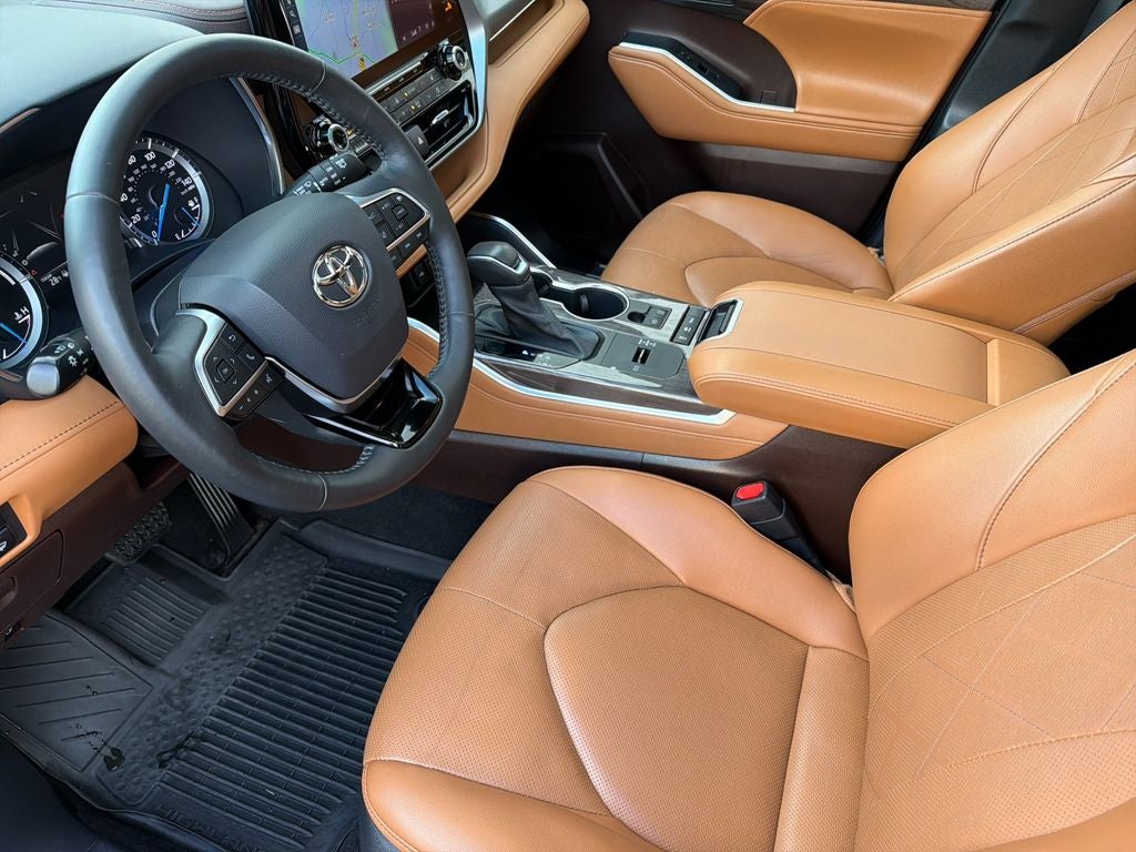 2021 Toyota Highlander Hybrid Platinum